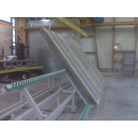 TABLE DE SORTIE BASCULANTE