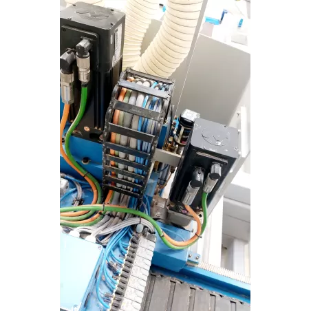 CENTRE DE PERCAGE & FRAISAGE ? AXES - POUWELSDEF 1000