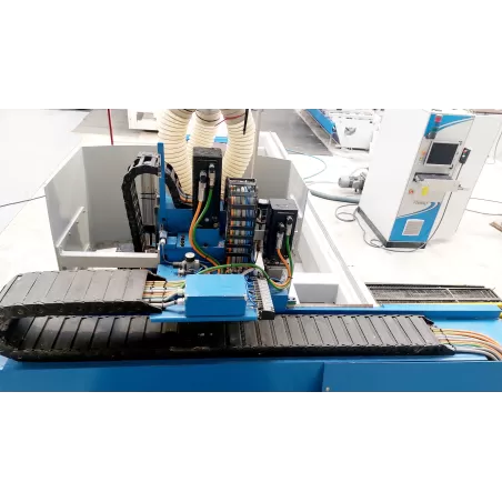 CENTRE DE PERCAGE & FRAISAGE ? AXES - POUWELSDEF 1000