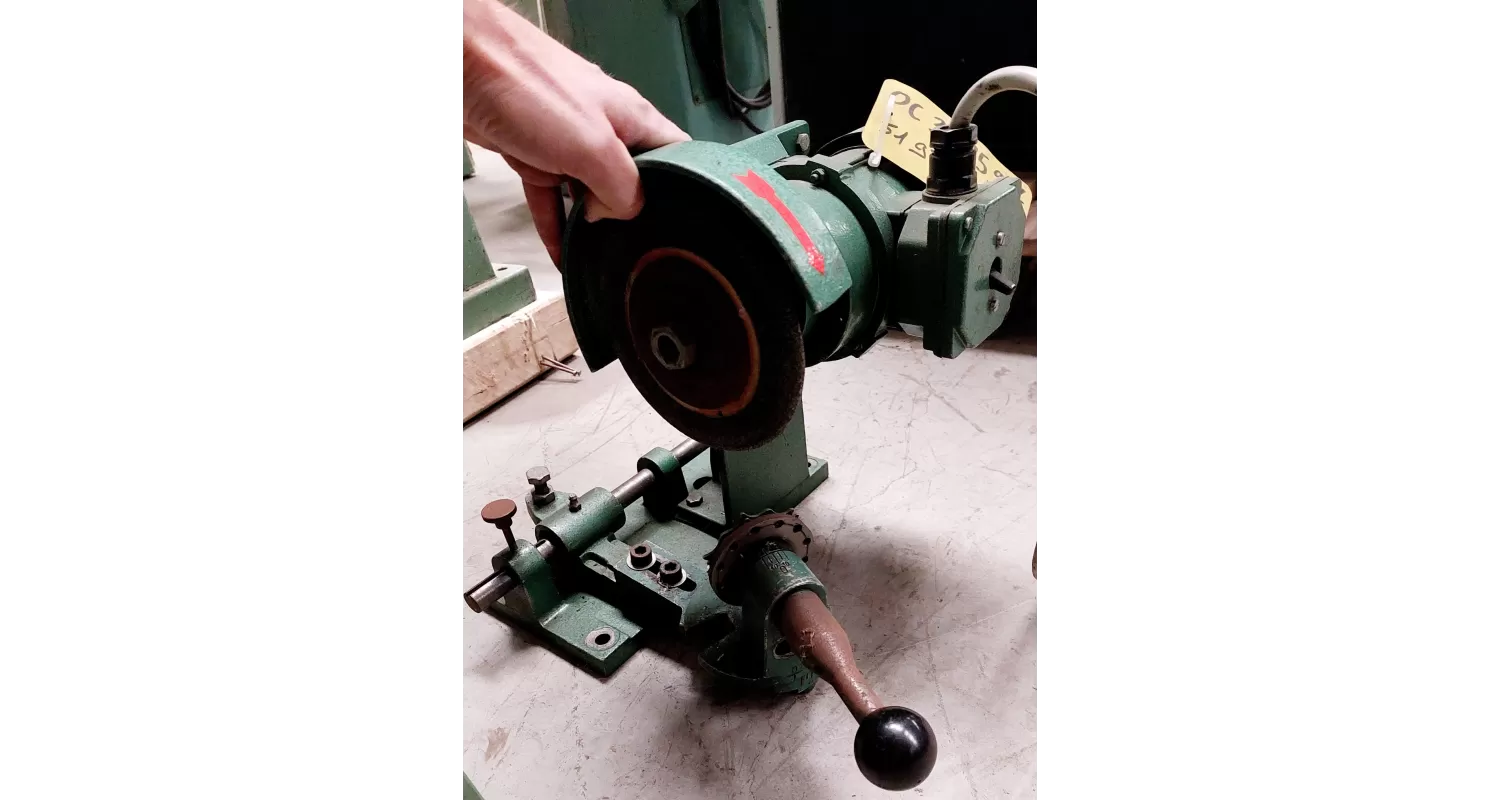 AFFUTEUSE UNIVERSELLE DE MENUISERIE 0,5kW - AVODEC TR 123