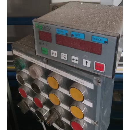 MODELE SCIE VERTICALE À PANNEAUX -