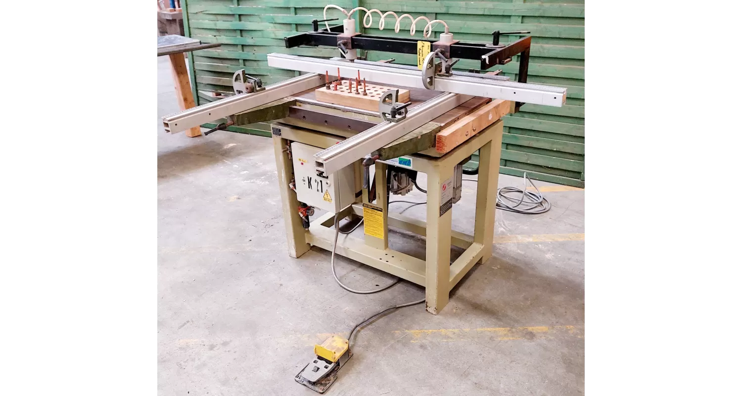 PERCEUSE MULTIBROCHE POSEUSE DE CHARNIÈRE -