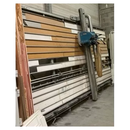 SCIE VERTICALE À PANNEAUX - LARENN