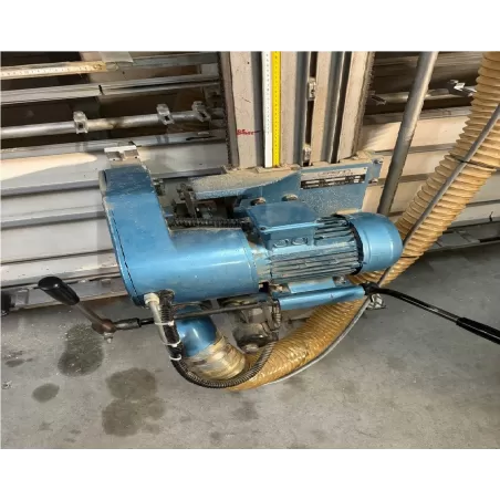 SCIE VERTICALE À PANNEAUX - LARENN