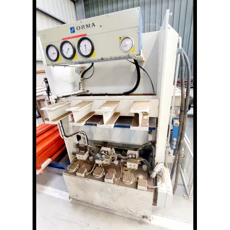 MODELE PRESSE À PLAQUER À -