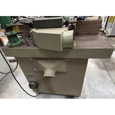 TOUPIE SCM T 110A AVEC ENTRAINEUR ? -