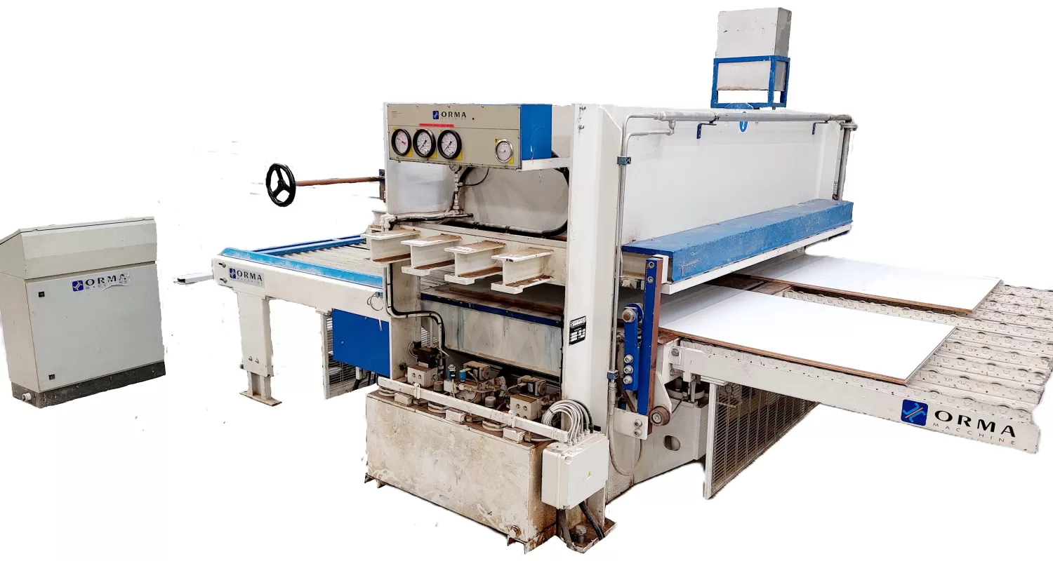 MODELE PRESSE À PLAQUER À -