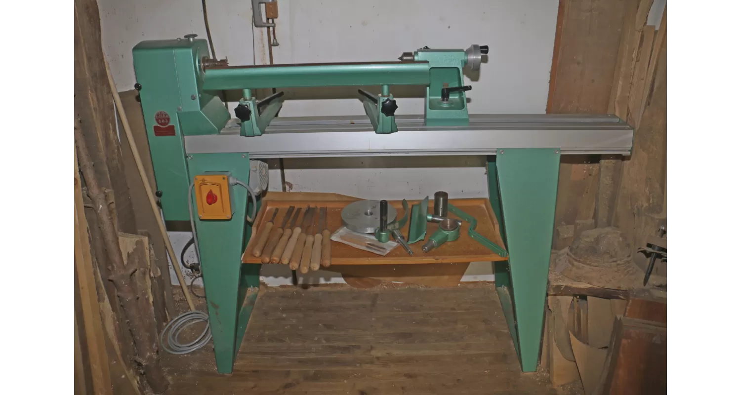 TOUR À BOIS KITY 663 + COFFRET ACCESSOIRES