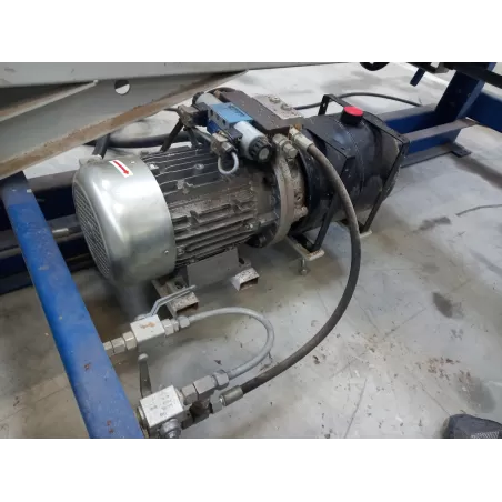 STATION DE TRAVAIL ET DE RELEVAGE - JJ SMITH / MBA