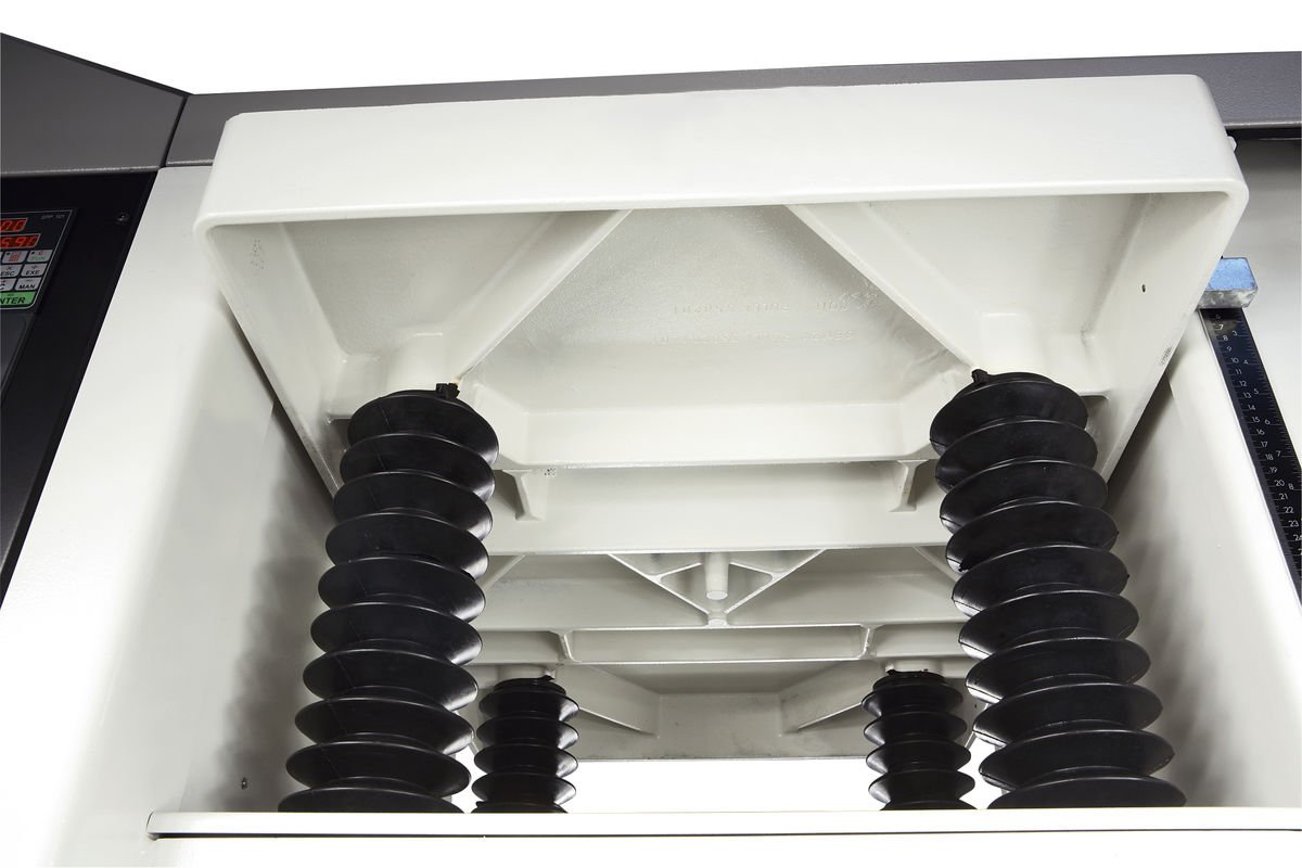 Rigidité structurelle et précision durant le déplacement du plan de travail.​